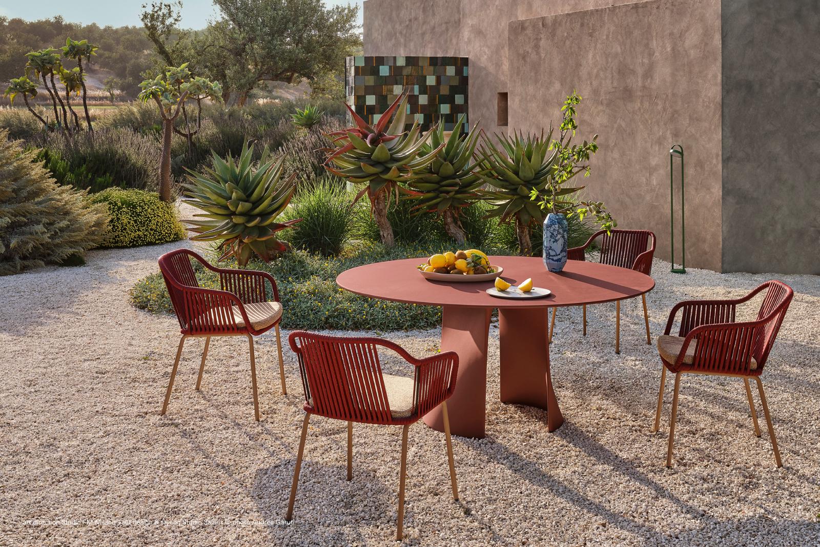 Babila outdoor
